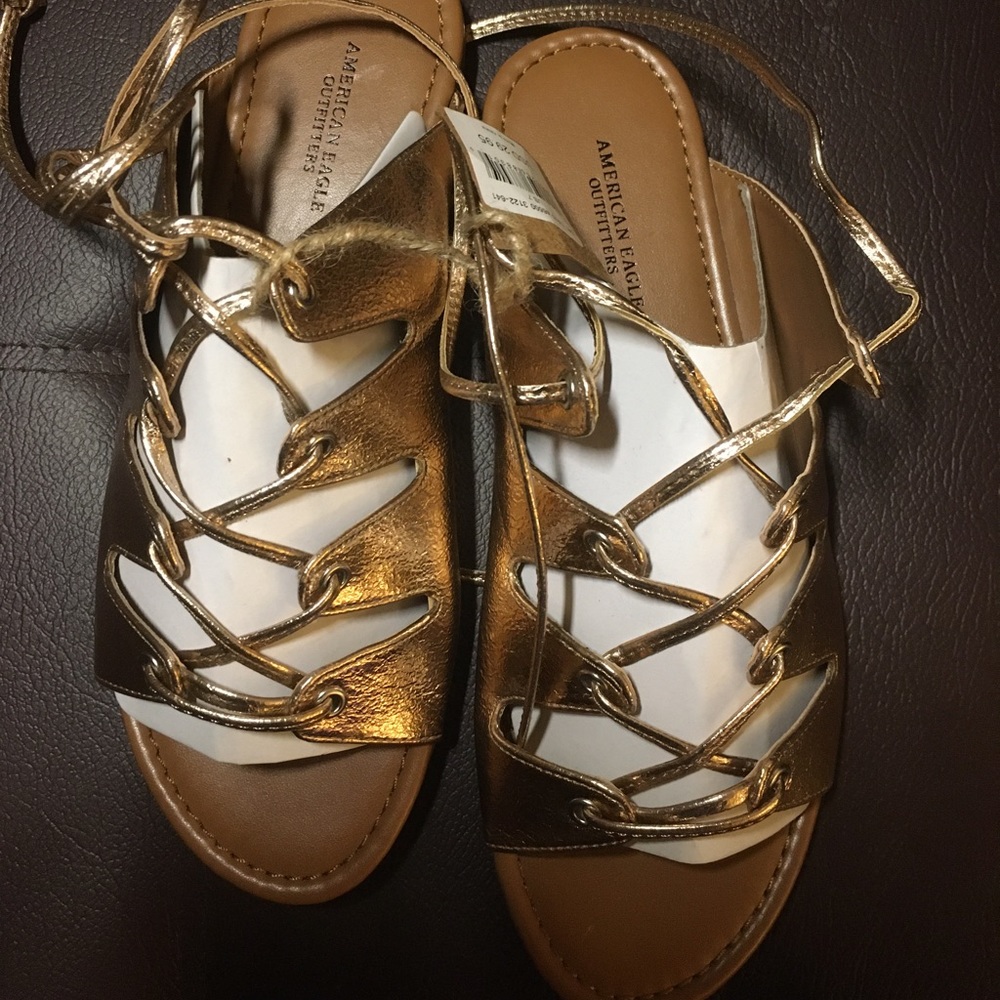 Gold American Eagle Outfitters NWT sandals size 7
